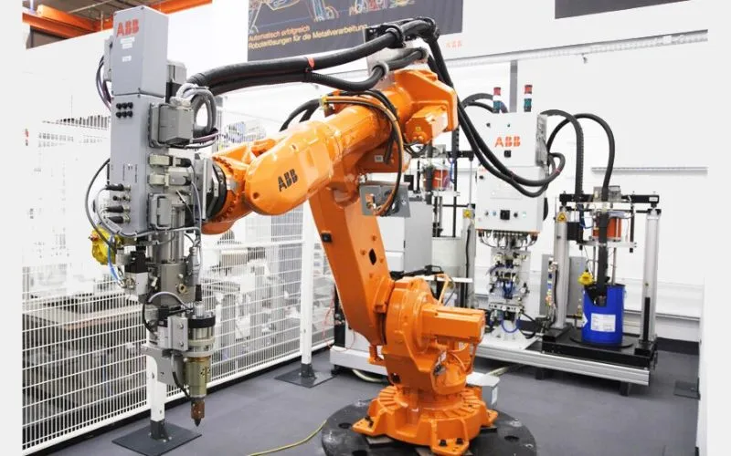 Thiết Bị Truyền Động và Ứng Dụng Trong Công Nghiệp Hiện Đại 5 Robot