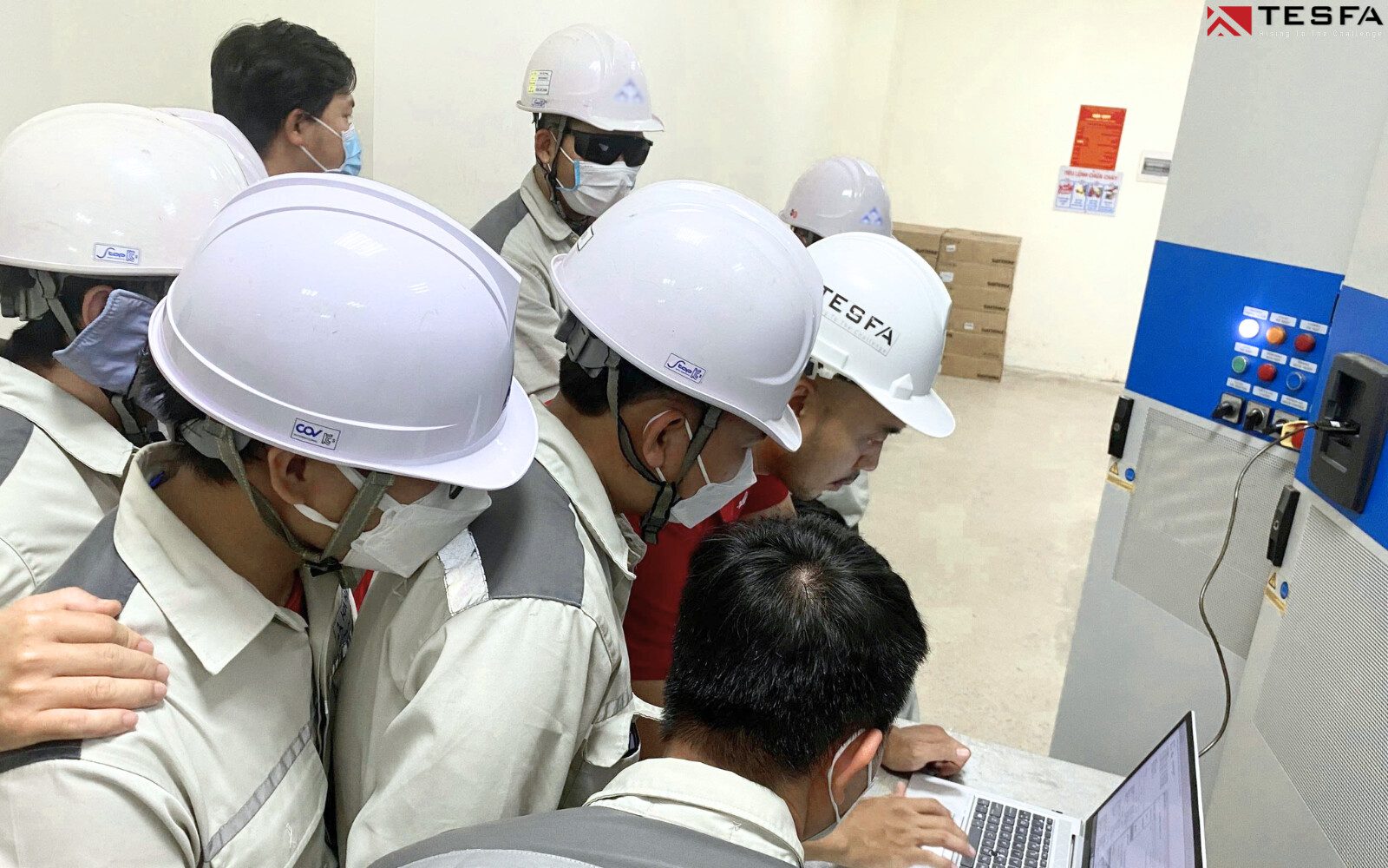 TESFA cung cấp biến tần VACON và triển khai cài đặt Application cho hệ thống cẩu trục CDQ tại Khu liên hợp sản xuất Gang thép lớn ở Miền Trung 1 ky-thuat-tesfa-tien-hanh-kiem-tra-he-thong