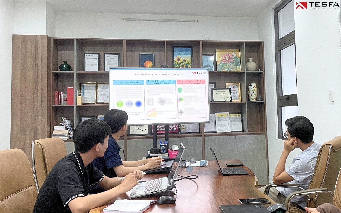 Onboard là gì? Quy trình onboard tại Tesfa 5 nhan-su-moi-bao-cao-sau-qua-trinh-training-onboard